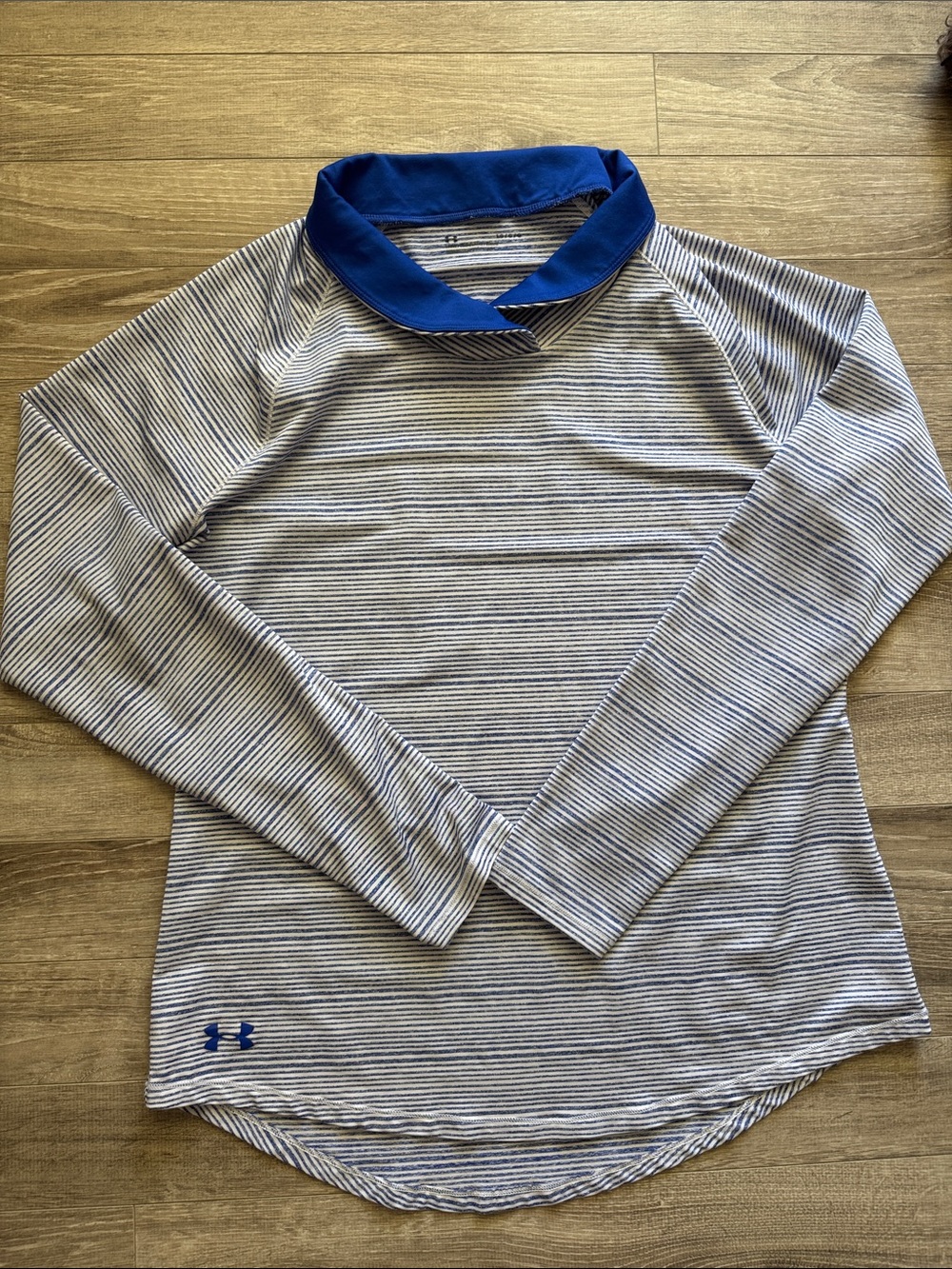 Women’s Under Armour long sleeve shirt